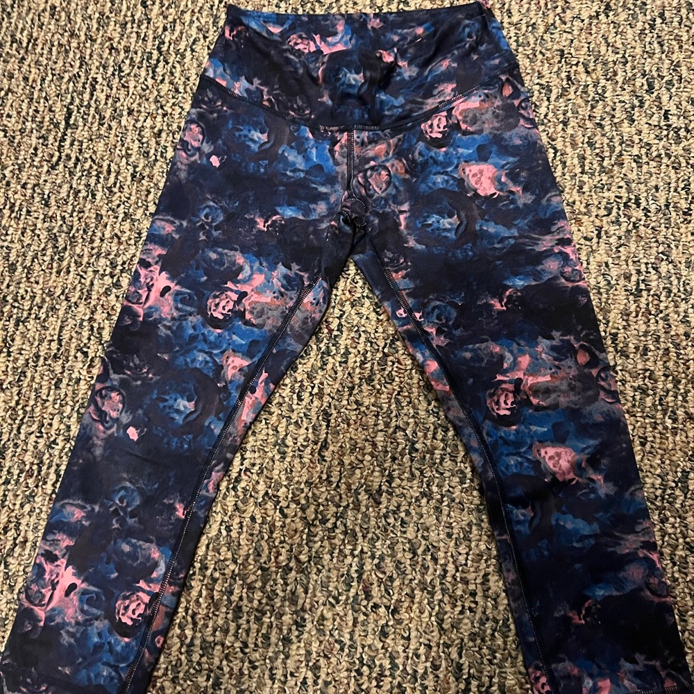 LULULEMON size 6 legging